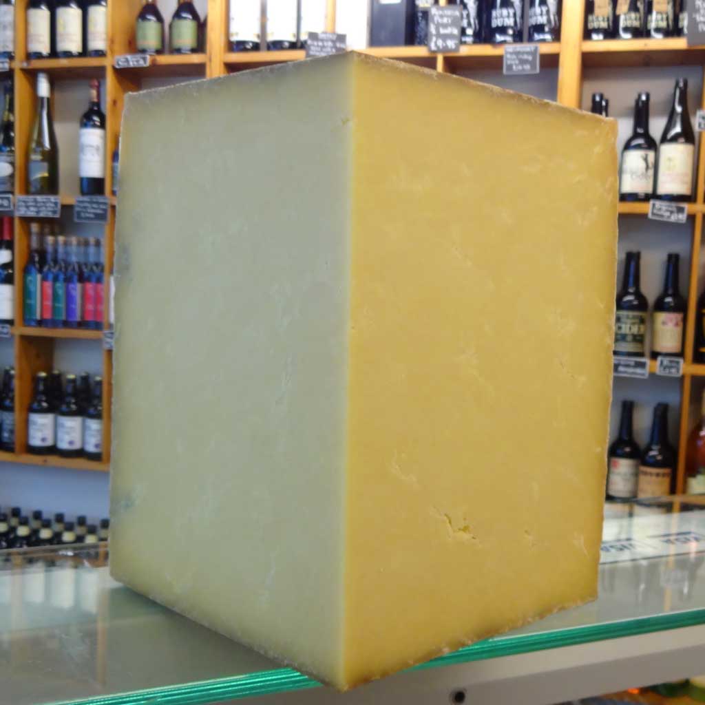 Montgomery Cheddar Cheese, Traditional unpasteurised farmhouse cheddar cheese