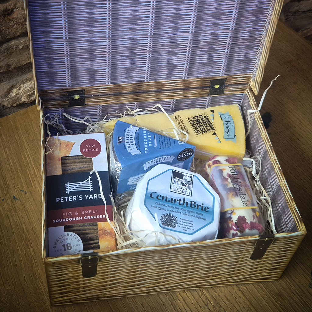 Blitzen hamper